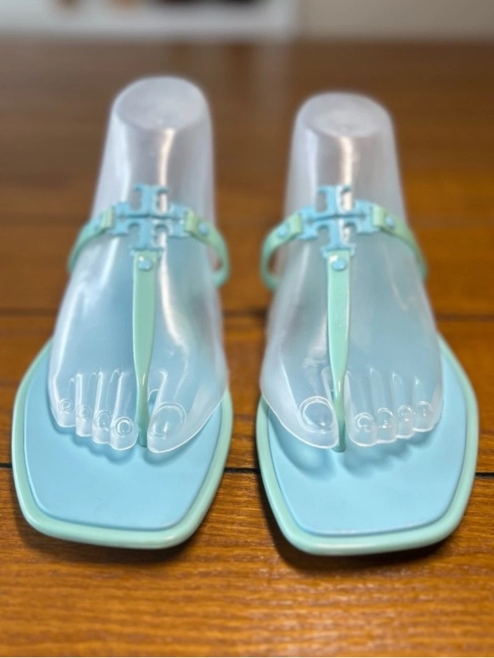 Tory Burch Roxanne Jelly Sandal color Island Blue, water-resistant, Size 9 - Picture 2 of 7